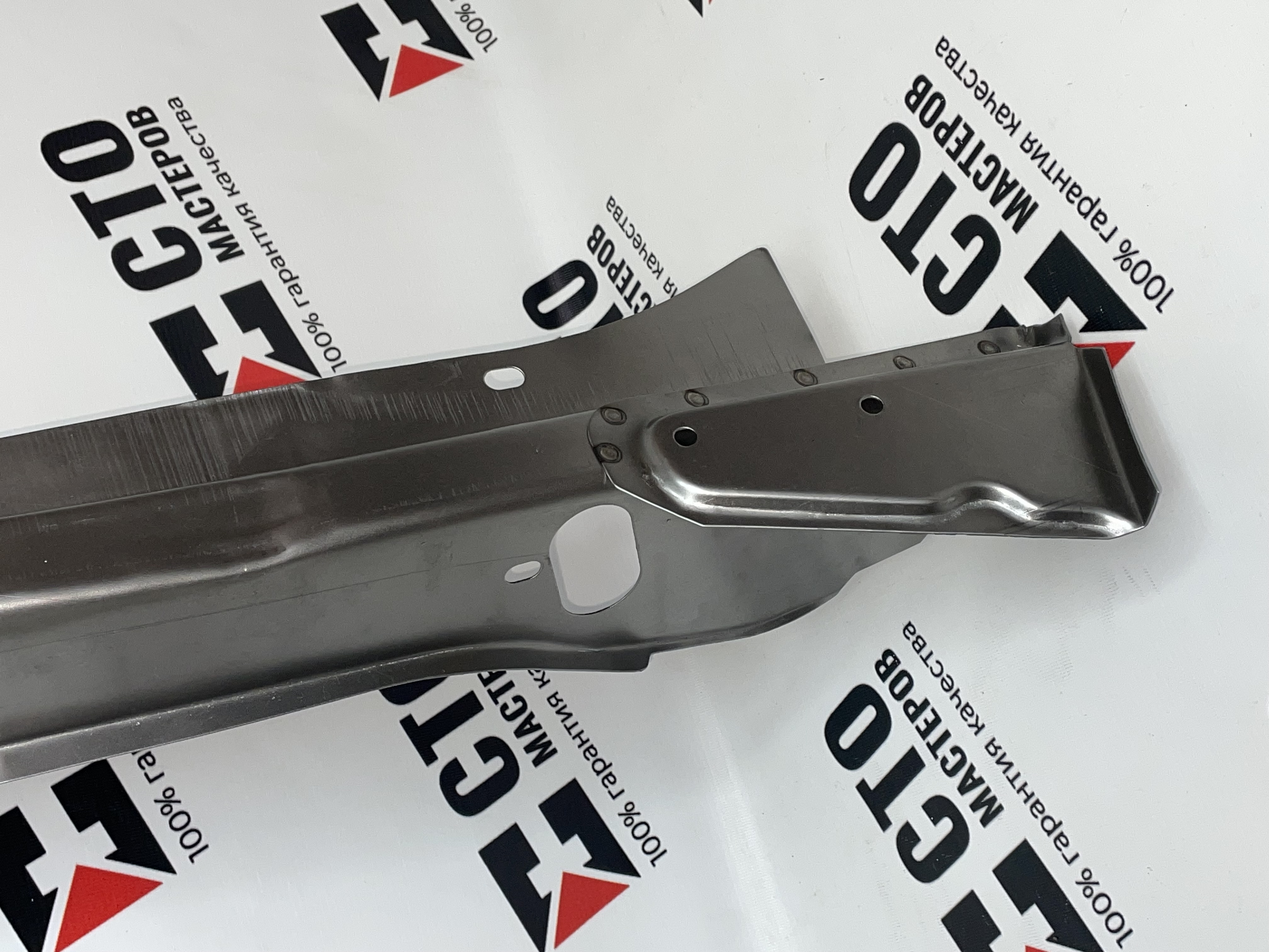 Усил брызговика верх Правый (стрела) 2170-приора