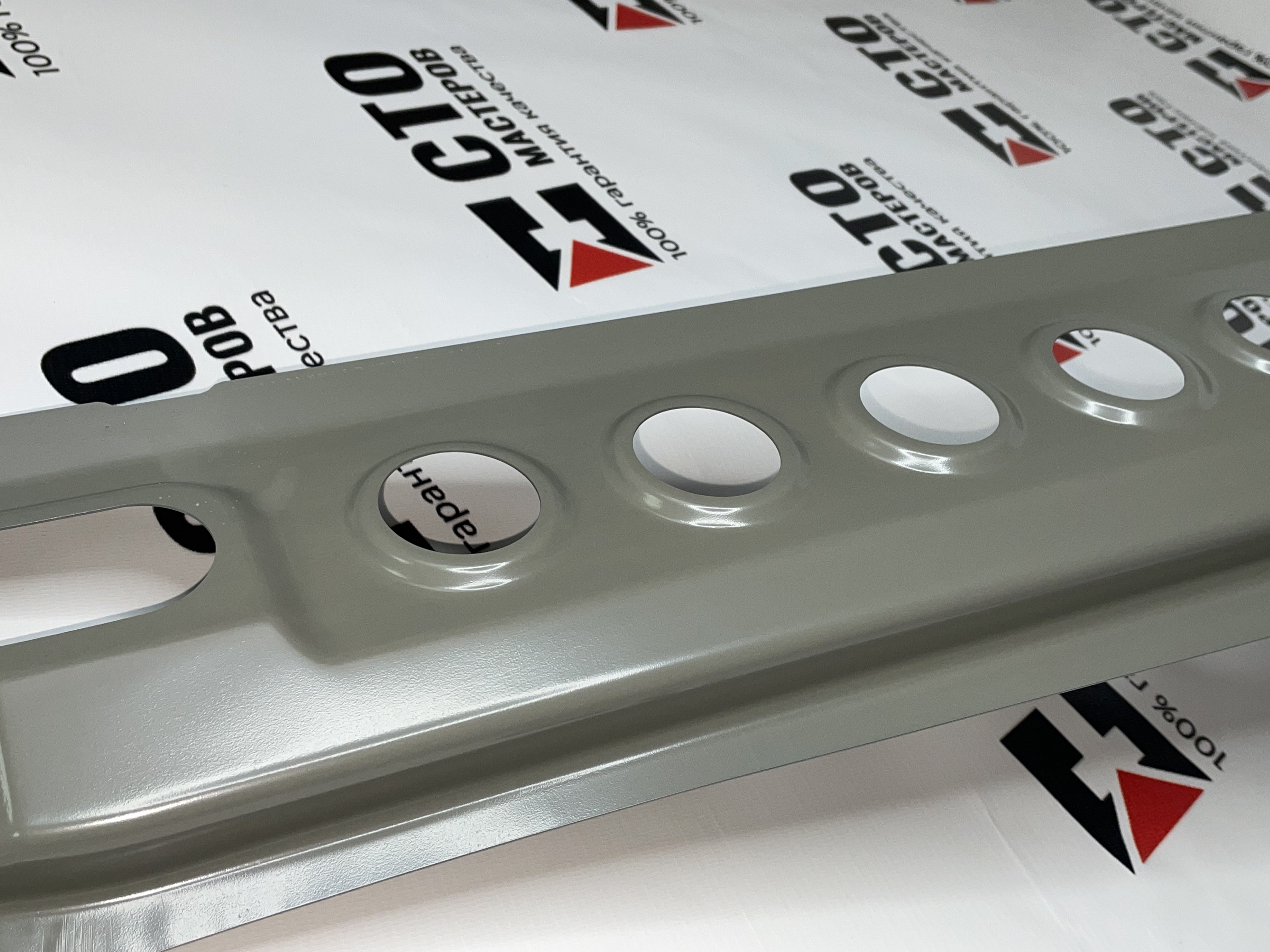 Усилитель порога Правый 1118