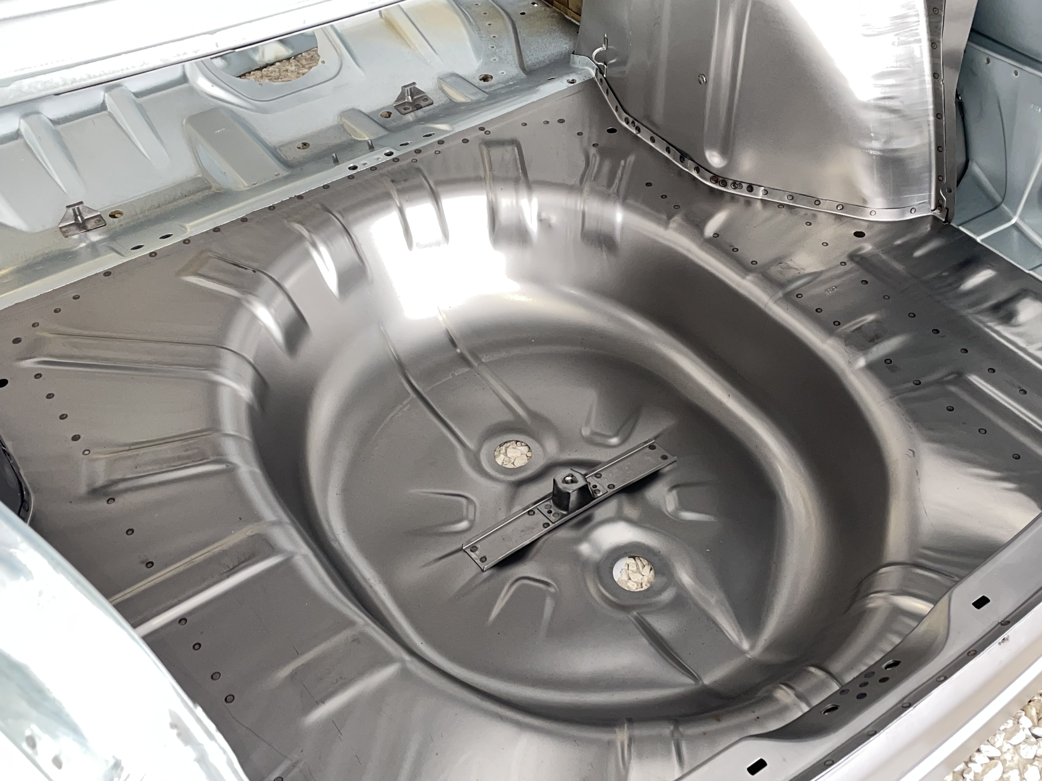 ЗАДНЯЯ ЧАСТЬ КУЗОВА 2190