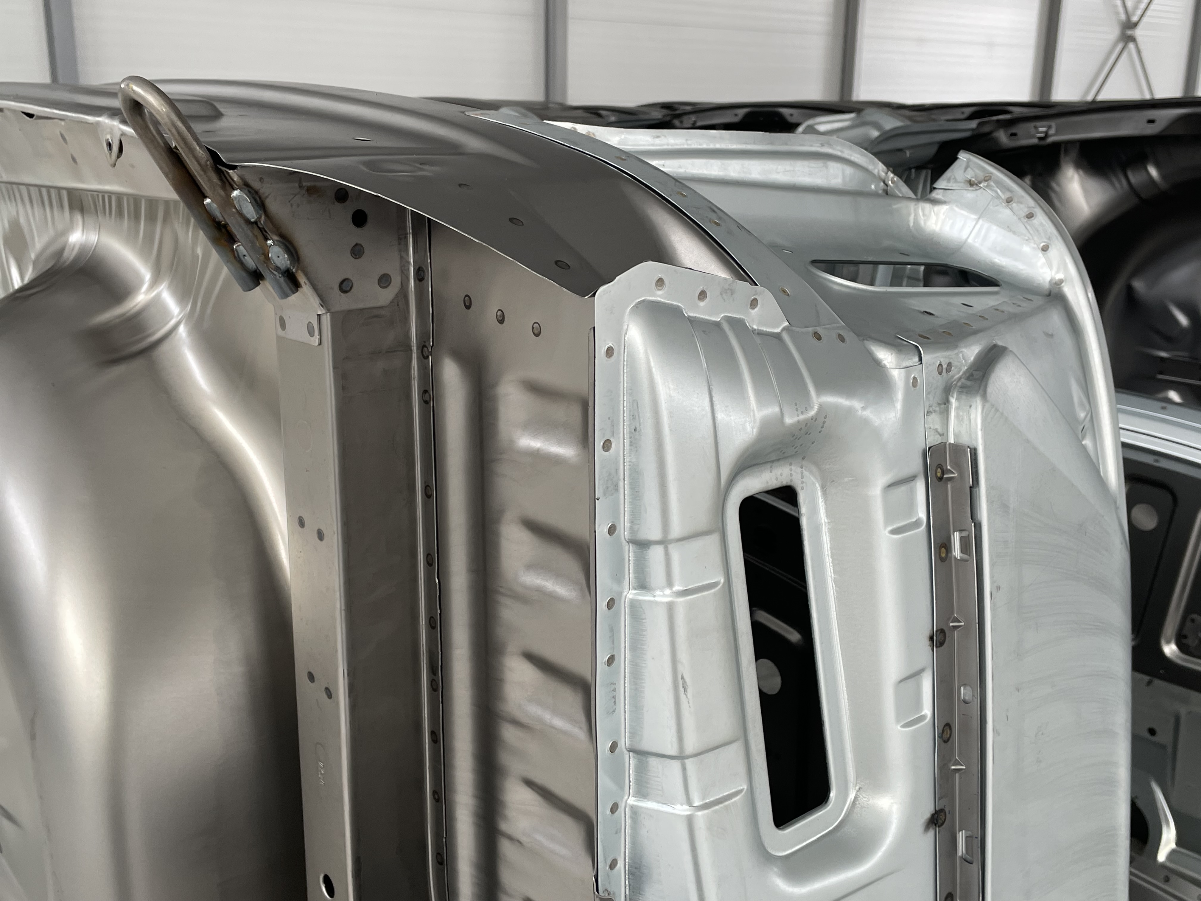 ЗАДНЯЯ ЧАСТЬ КУЗОВА 2190