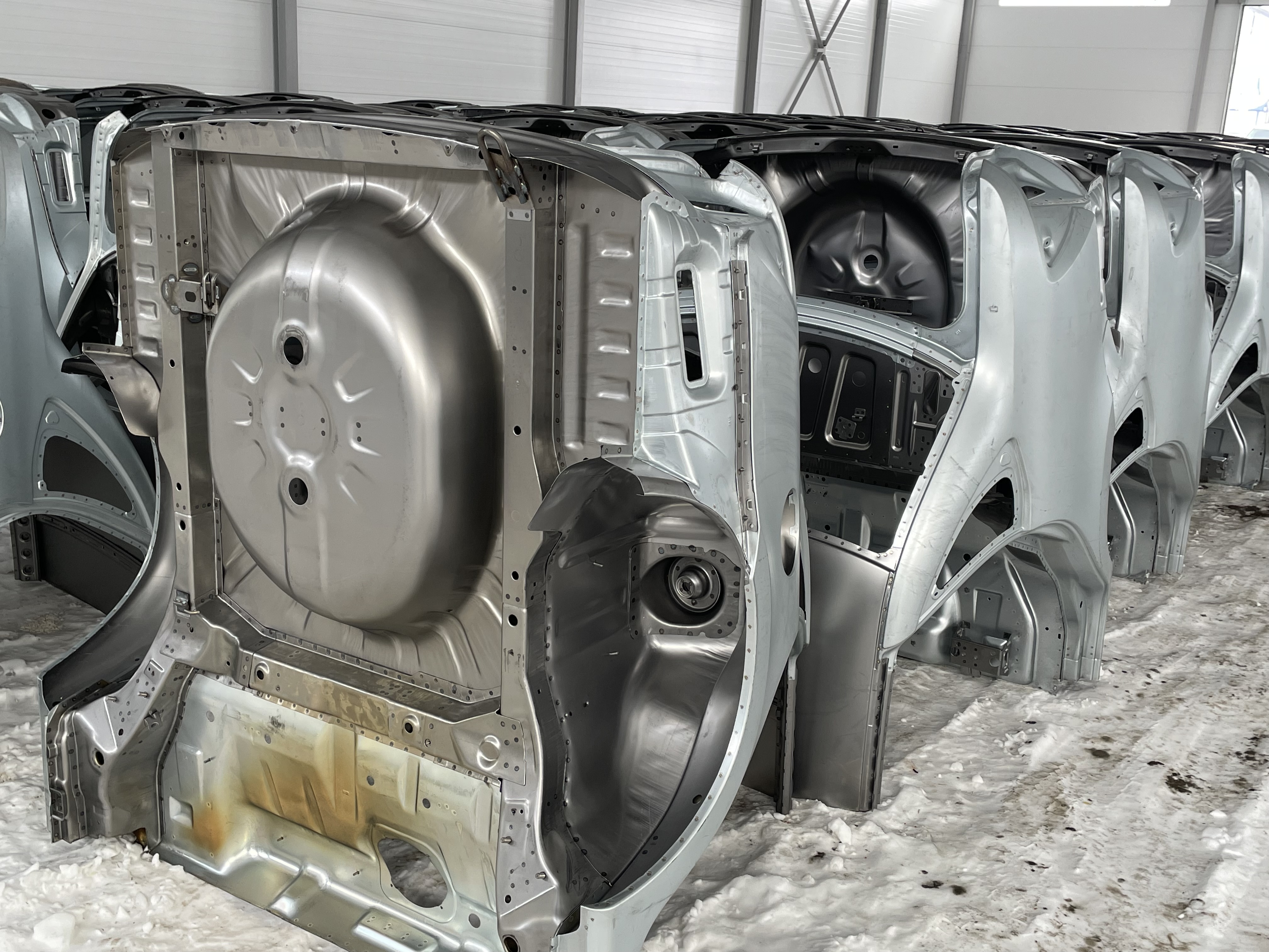 ЗАДНЯЯ ЧАСТЬ КУЗОВА 2190