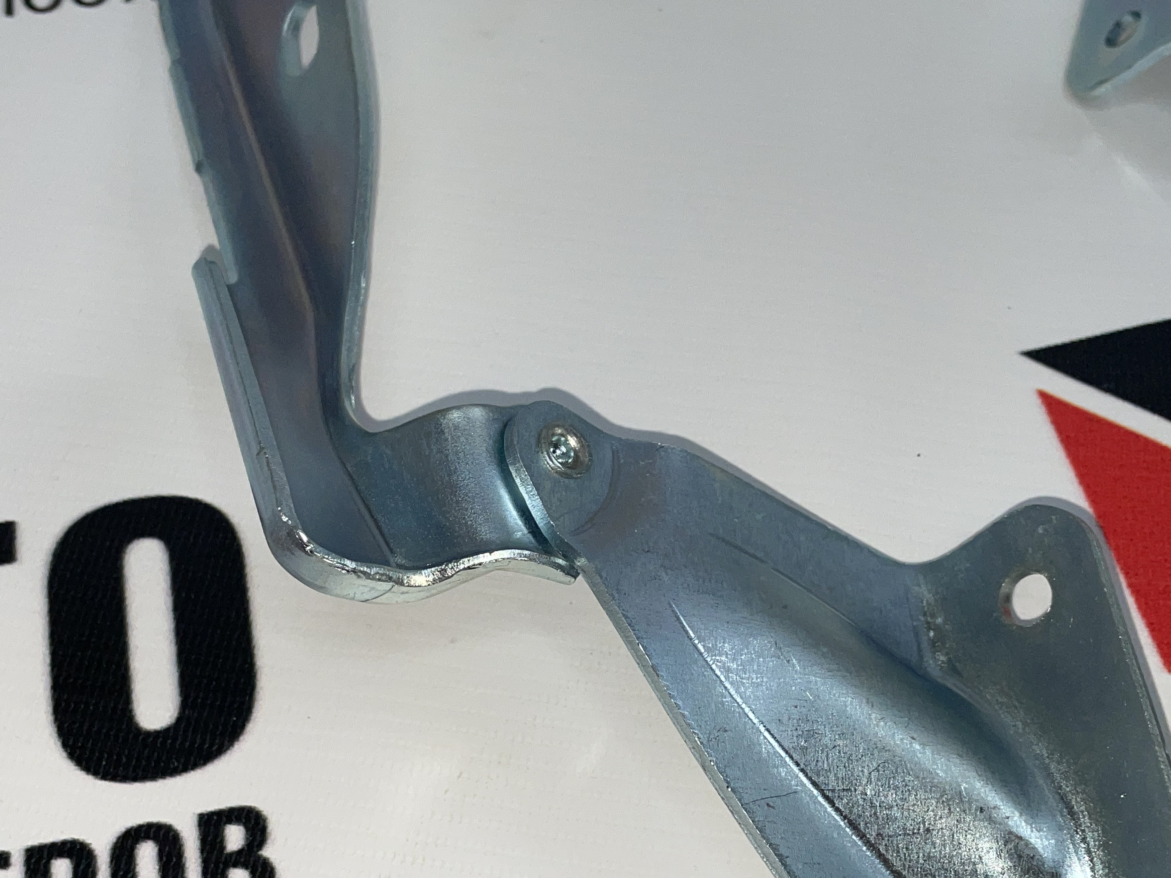 ПЕТЛЯ капота ПРАВ\ЛЕВ (К-Т 2 шт) 2190-гранта